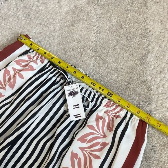 Abercrombie Drapey Striped and Floral Wide-Leg Pants - Picture 11 of 12